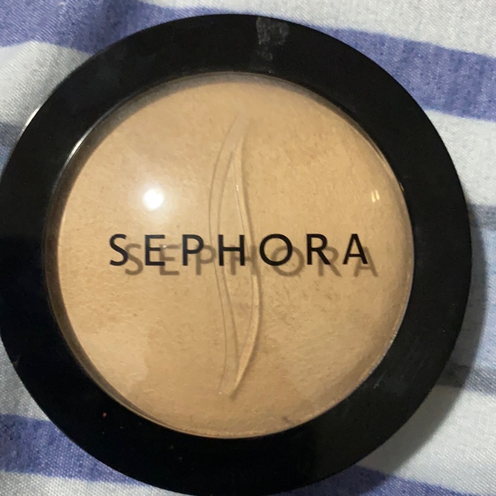 Sephora microsmooth baked face in light